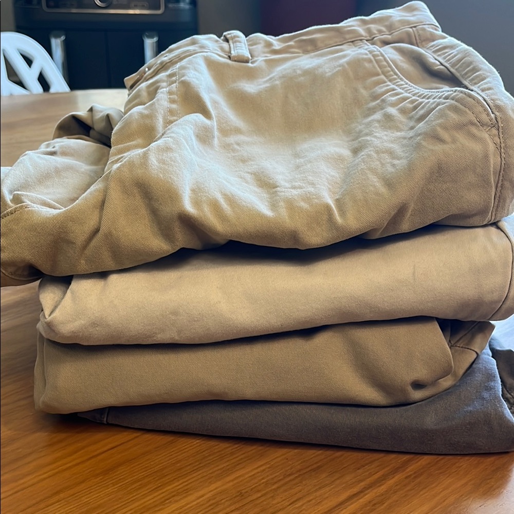 Men's 32 x 30 Khaki Bundle Selling all 4 pants as a set.